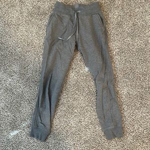 Lululemon joggers basically new size 4 grey